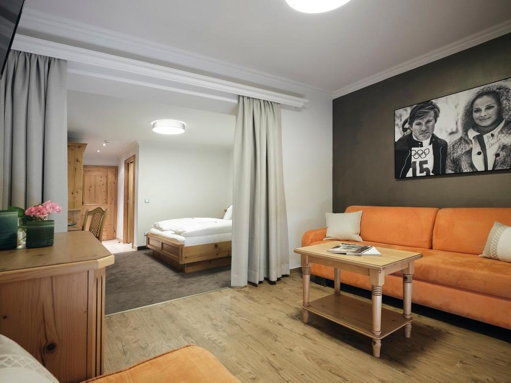 Hotel Garni Pinzgau, Fabian Huettl Neukirchen am Grossvenediger Luaran gambar