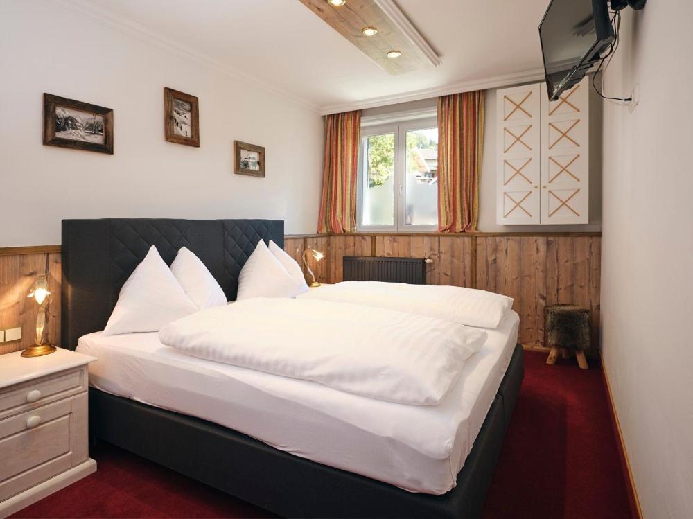Hotel Garni Pinzgau, Fabian Huettl Neukirchen am Grossvenediger Luaran gambar