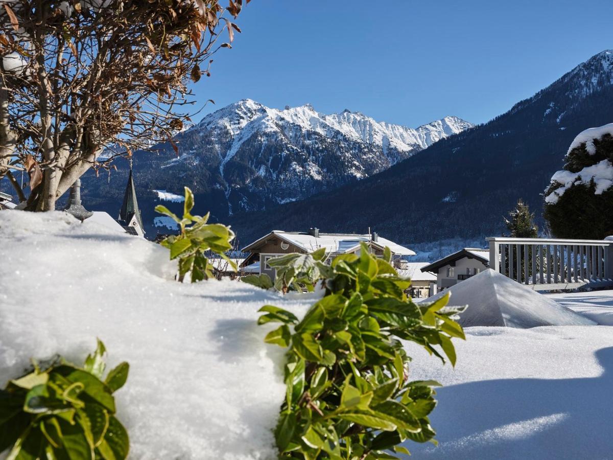 Hotel Garni Pinzgau, Fabian Huettl Neukirchen am Grossvenediger Luaran gambar